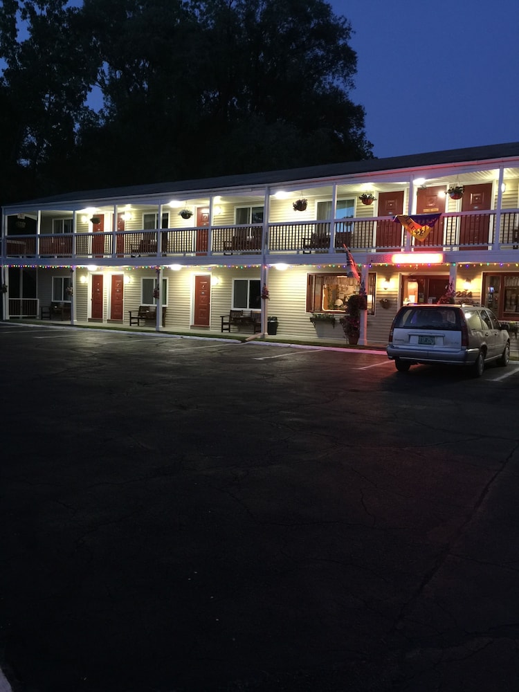 Cozy Corner Motel