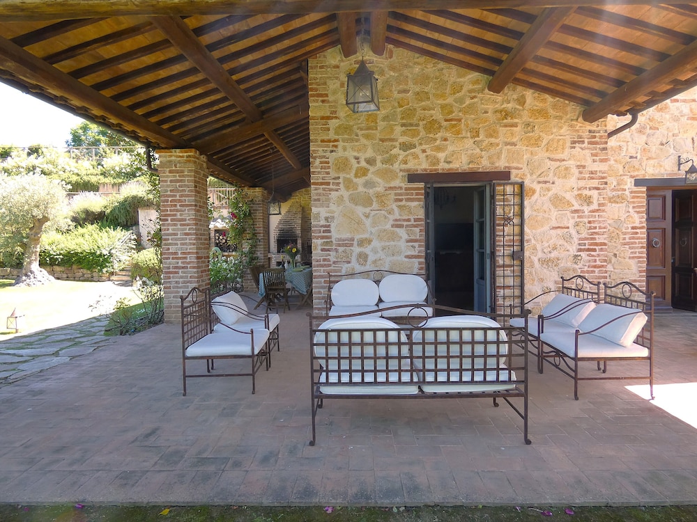 I Escape to Umbria, Quiet
