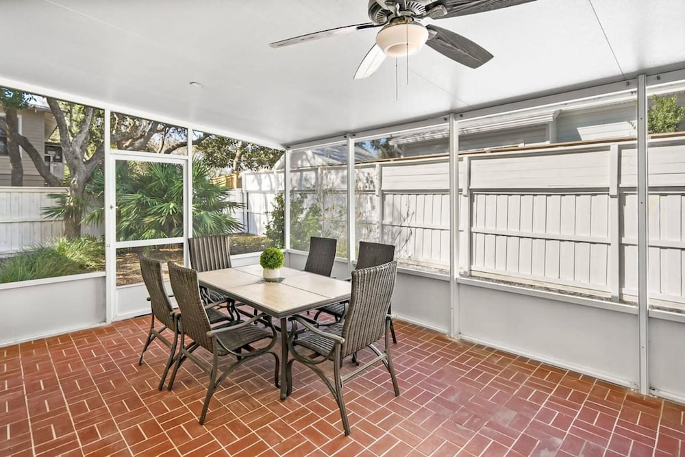 Beach House Pool Golf Cart Game Room BBQ