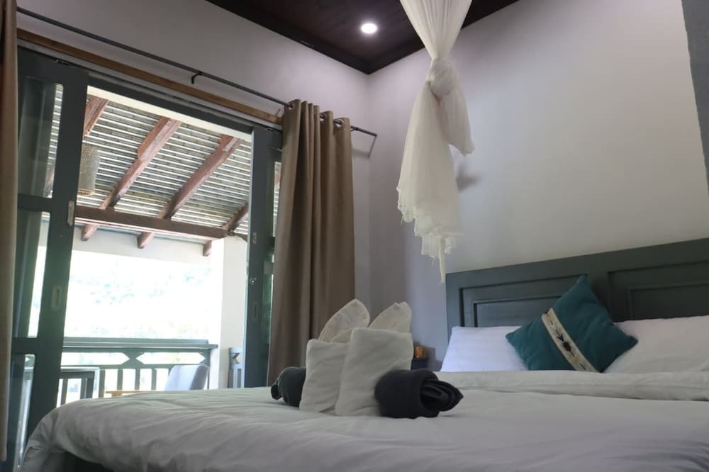 Dokchampa River View Villa