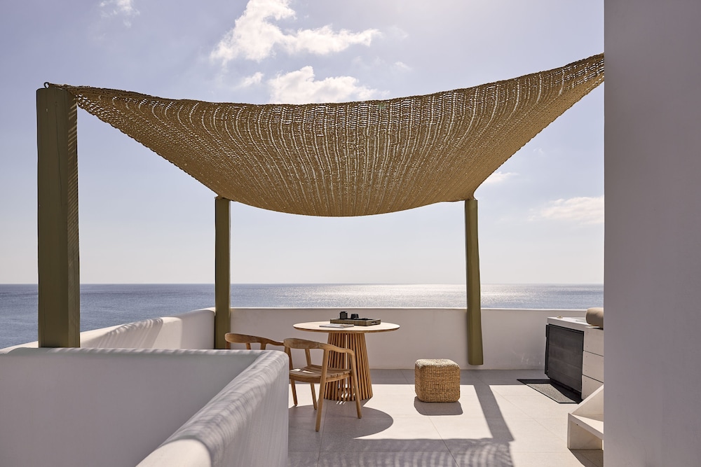 Artemis Seaside Resort