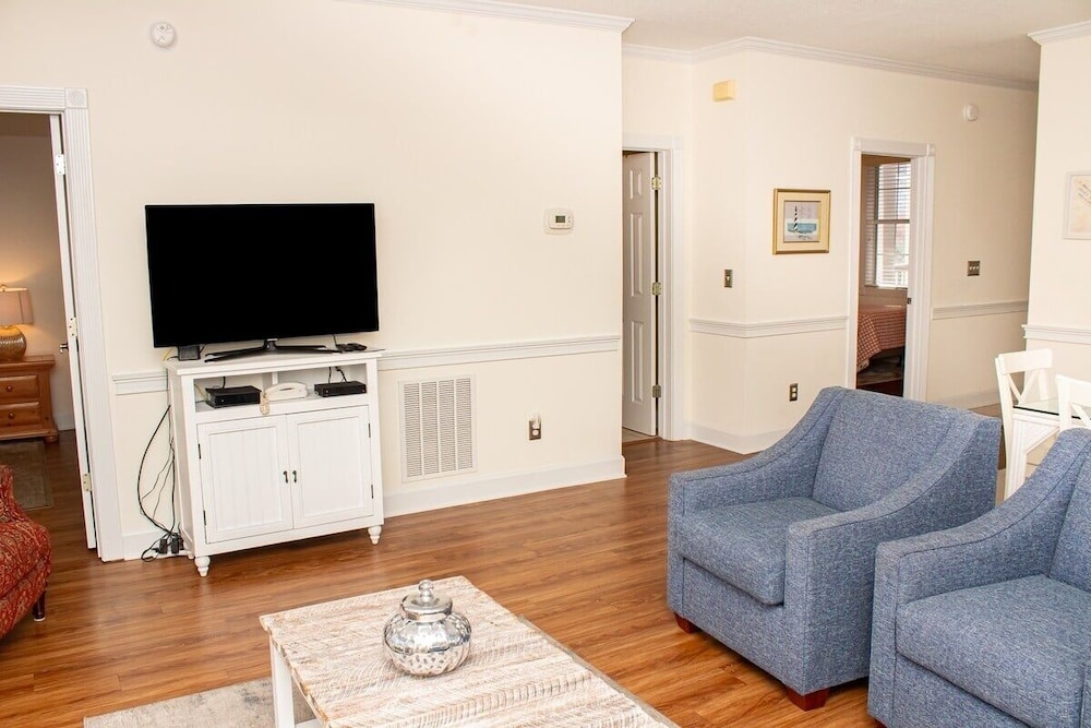 Magnolia Place 4703-202 2 Bedroom Condo
