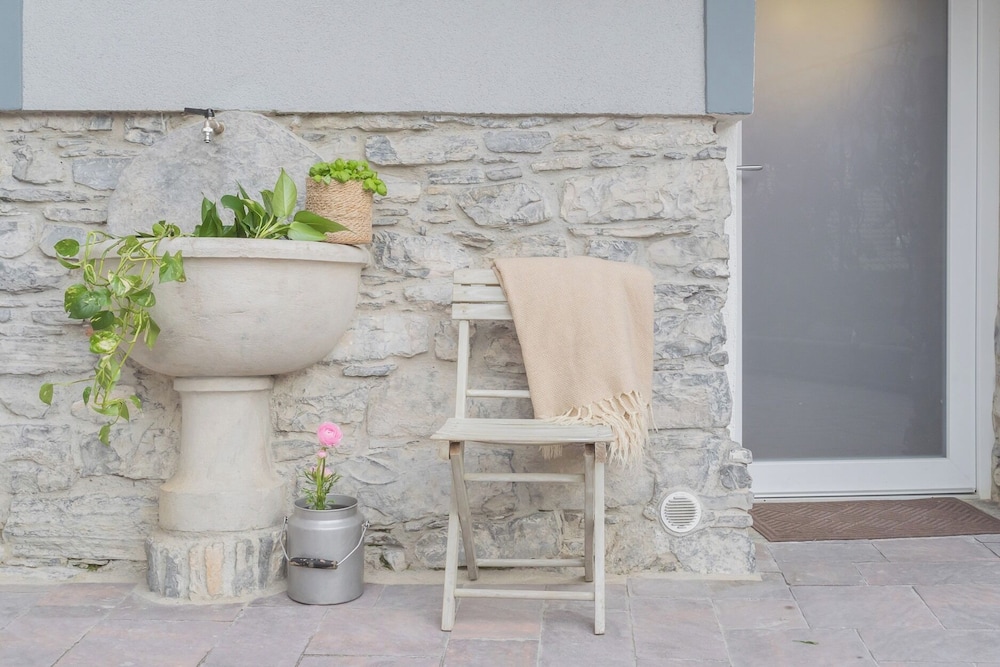 Pozzo Vertical Apartment With Garden and Parking by Rent all Como