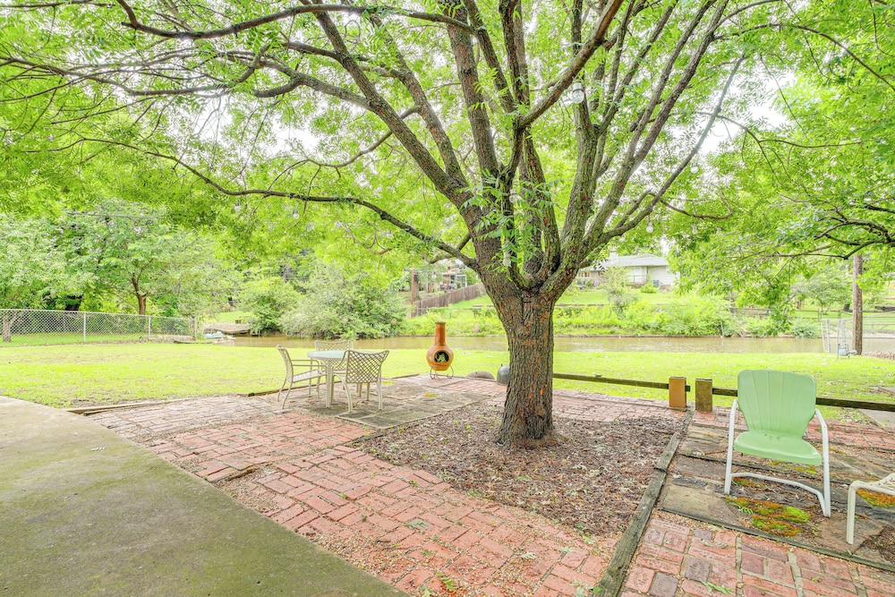 6 Mi to Dtwn: Waterfront Home in Tulsa!