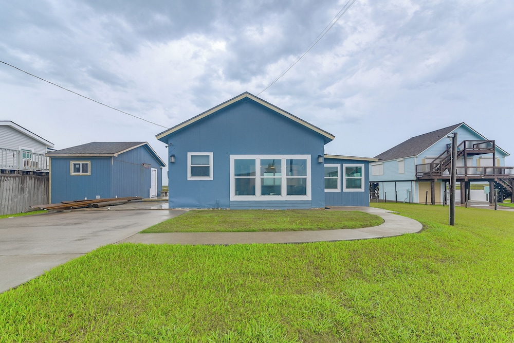 Seabreeze Retreat: Waterfront Home Near Sargent