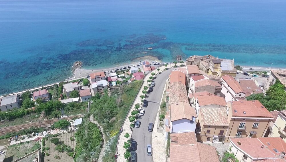 Un Oblò sul Mare