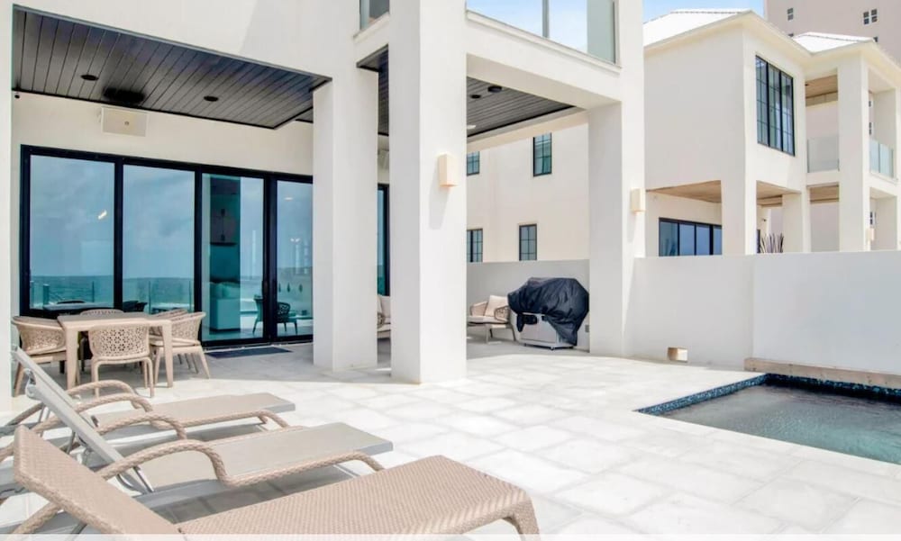 Sea La Vie at Eleanor Beach