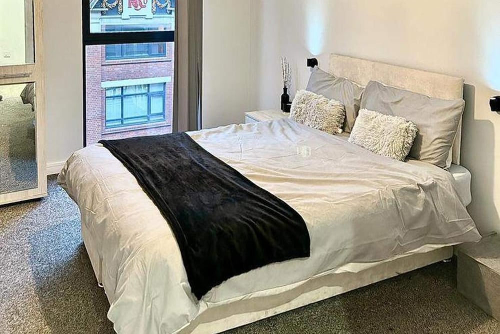 2br-sleeps4-citycentre-parking-rooftop