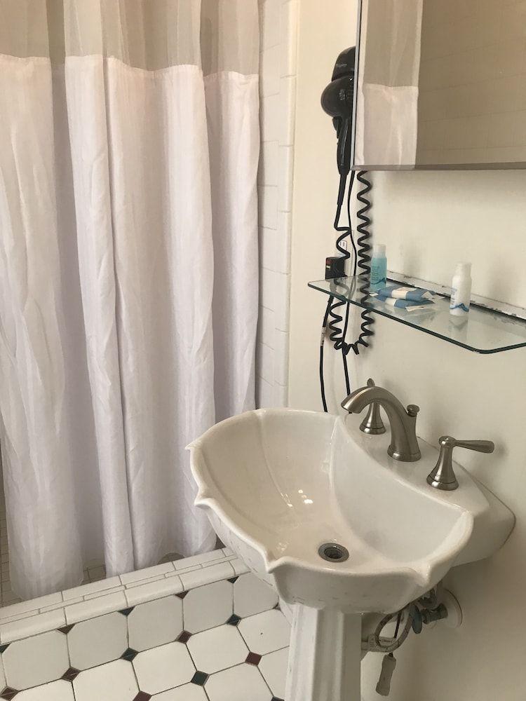 New Orleans House - Gay Men Adult Resort