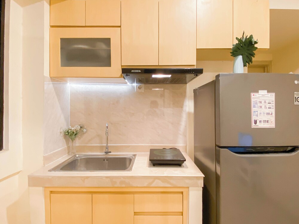 Modern Contemporary 2Br Apartment At Meikarta