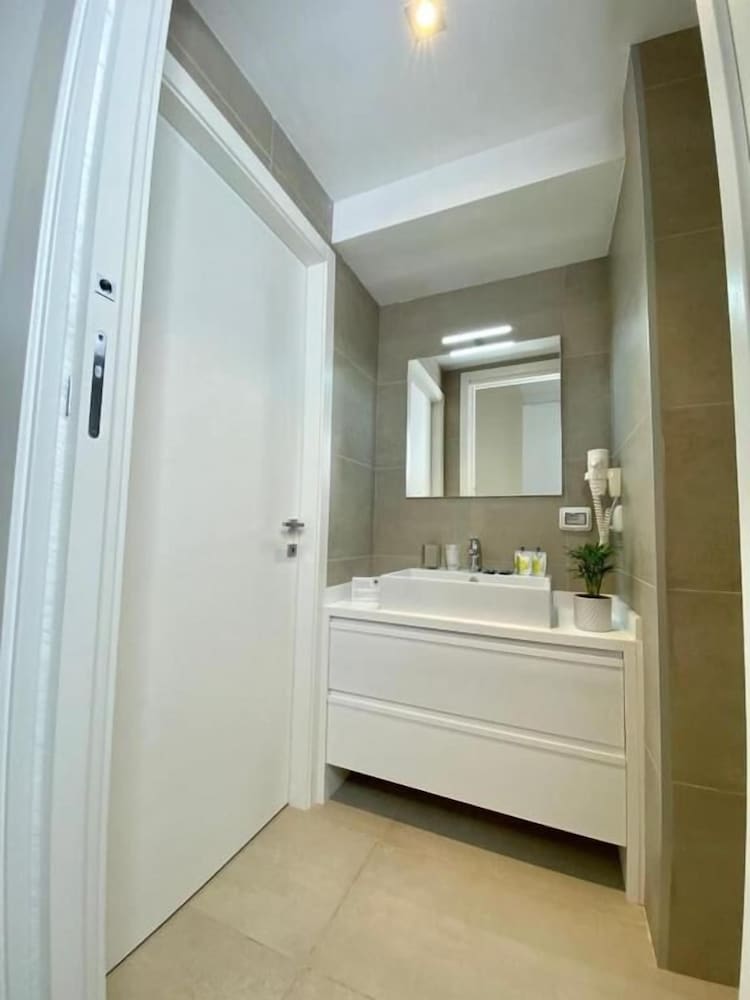 BEEAPARTMENTS