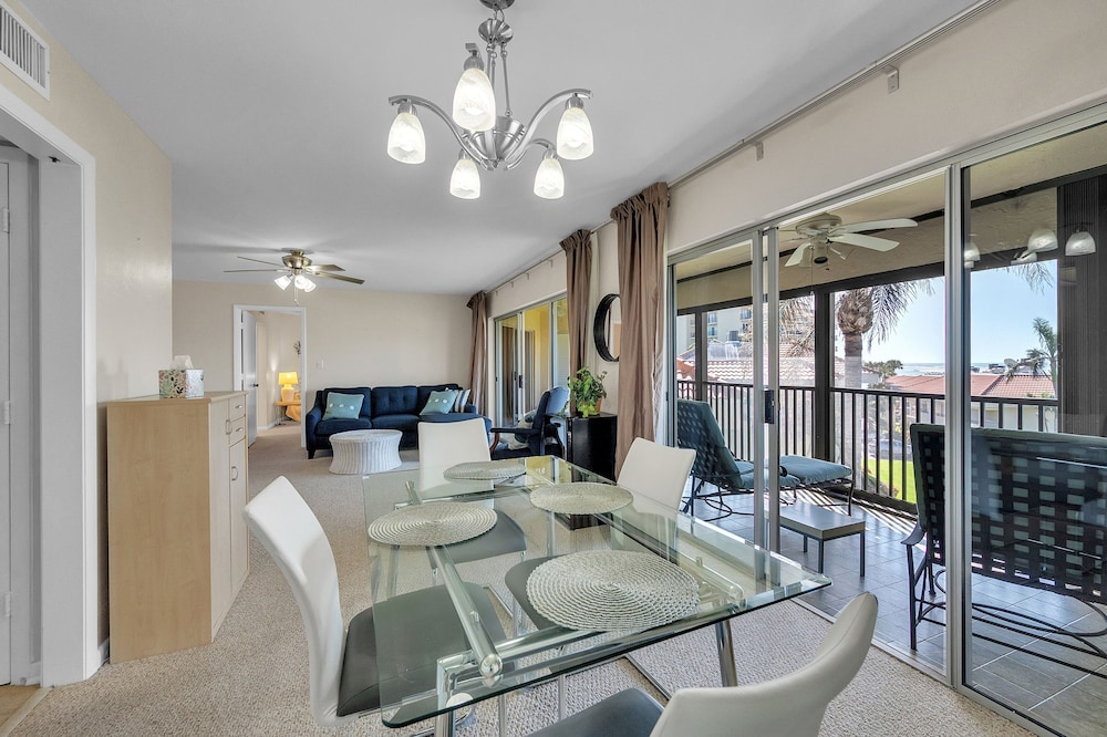 Gulf-view Condo With Resort-style Amenities 2 Bedroom Condo