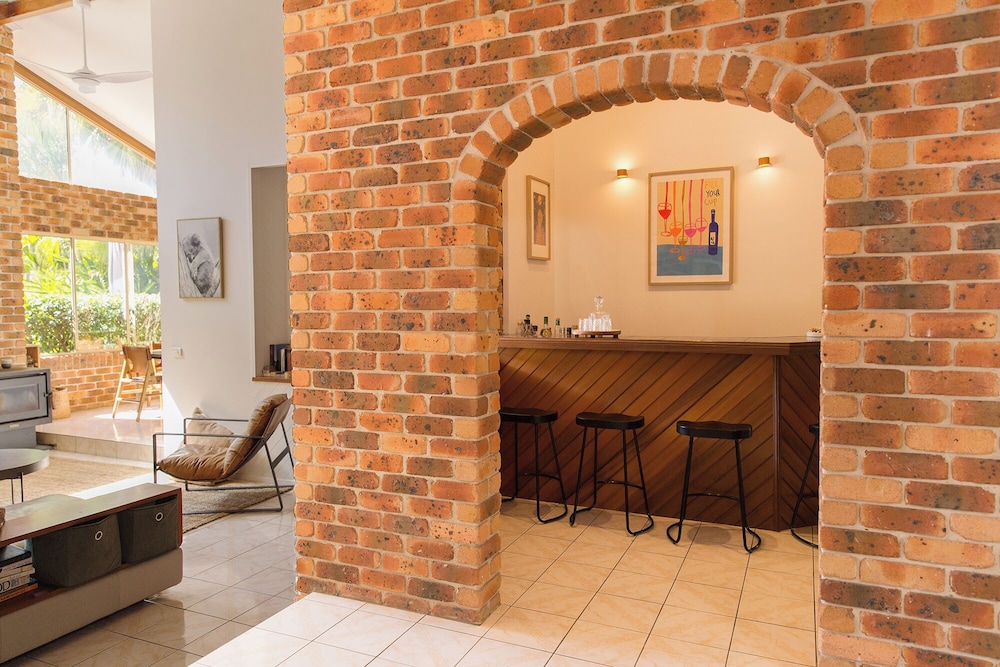 Tropic Lodge by Charlesworth