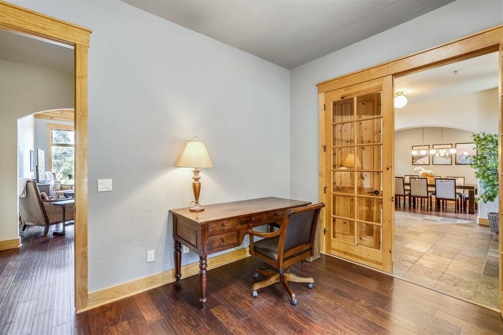 Luxury 5 Bedroom Pet-friendly Home in Breckenridge - 2 Miles to Main Street