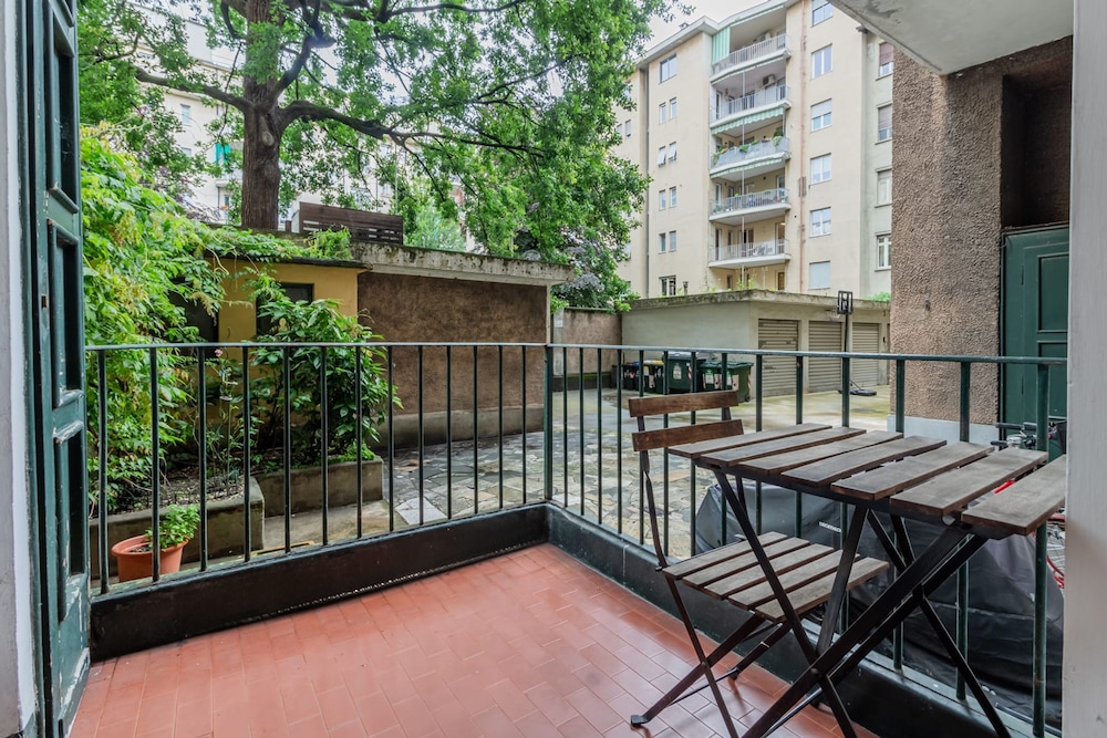 Casa Alessandro in the Elegant Crocetta view 2