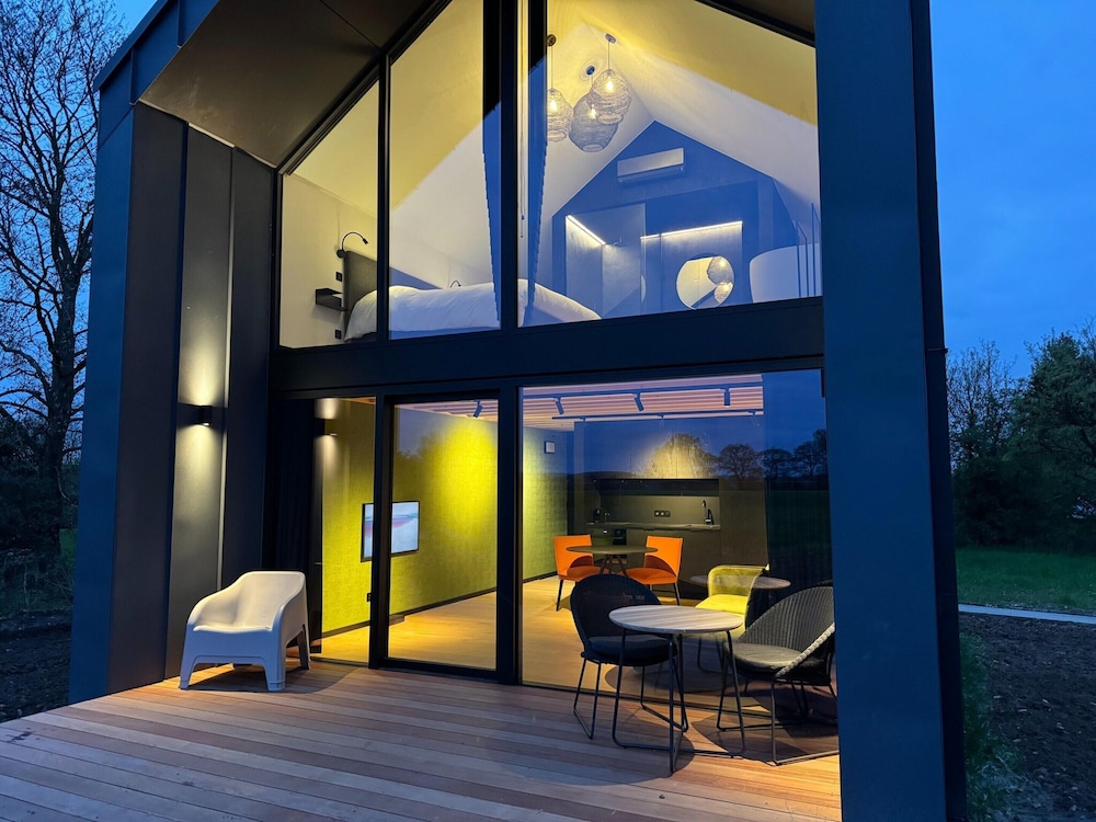Amazing Lodge With Shared Pool
