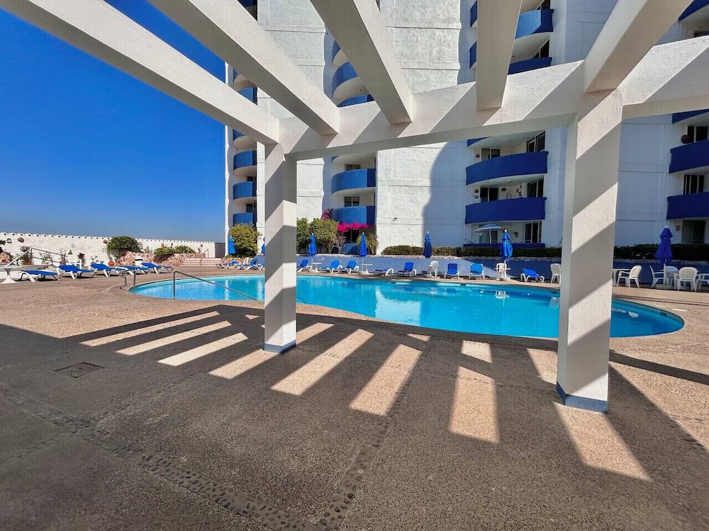 Yatch Apartments