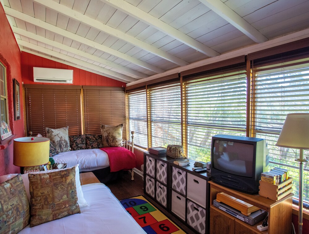 Hill Country Retreat 2 Bedroom 2 Bath
