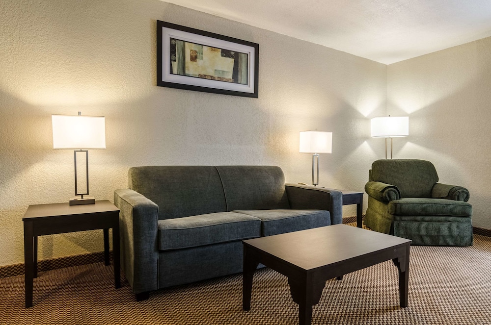 Quality Inn & Suites Winfield