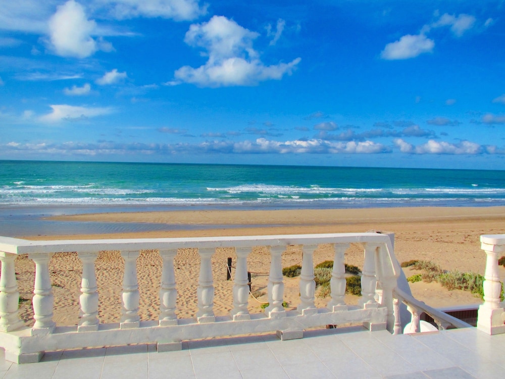 Playa Encanto Scenic Gem Ocean Front Home