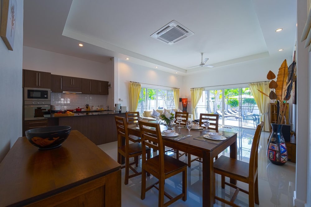 Modern Private 3 Bedroom Pool Villa GA1