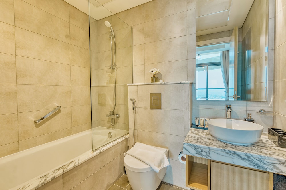 PVH - Contemporary 2BR - Aykon Tower C