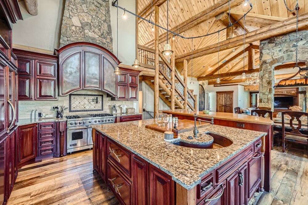 Bridge To Solitude 6 Bedroom Home