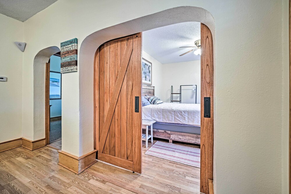 All-season Grand Haven Getaway With Deck! view 3