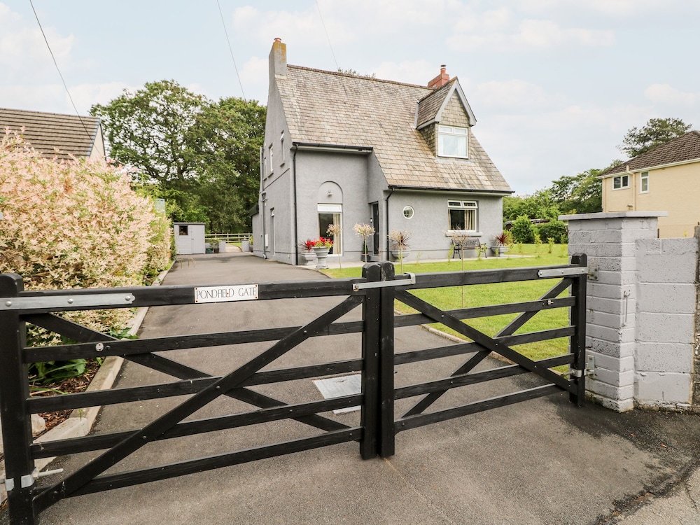 Pondfield Gate