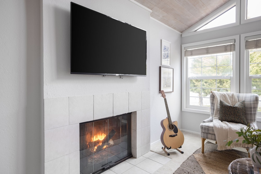 Black Oak by Avantstay Modern Chic Santa Rosa Hideaway With Pool Table Fire Pit
