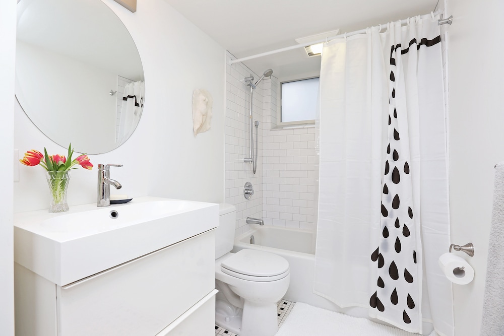 Applewood Suites - Executive Basement