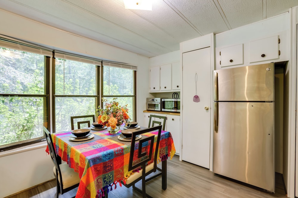 Outdoor Entertainment Areas: Cleveland Cottage