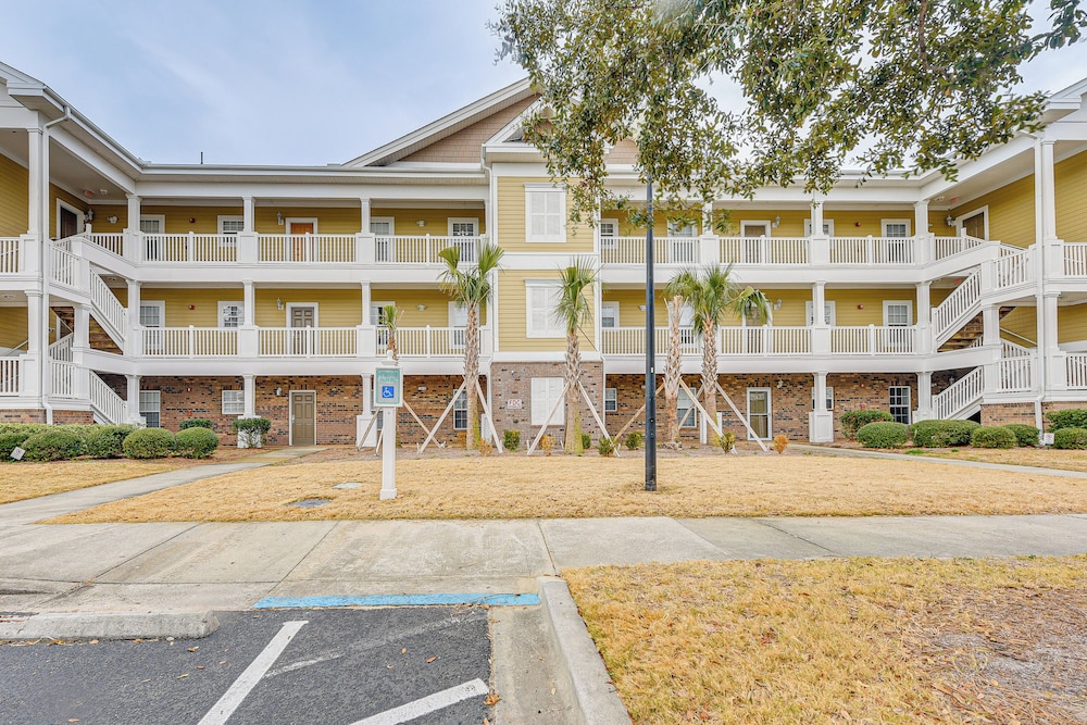 Golf Course Getaway w/ Views in North Myrtle Beach