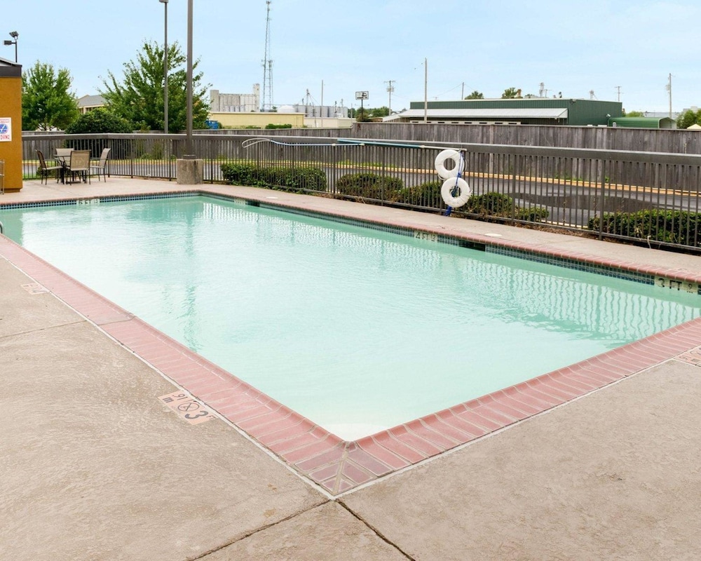 Quality Inn Cleveland, MS