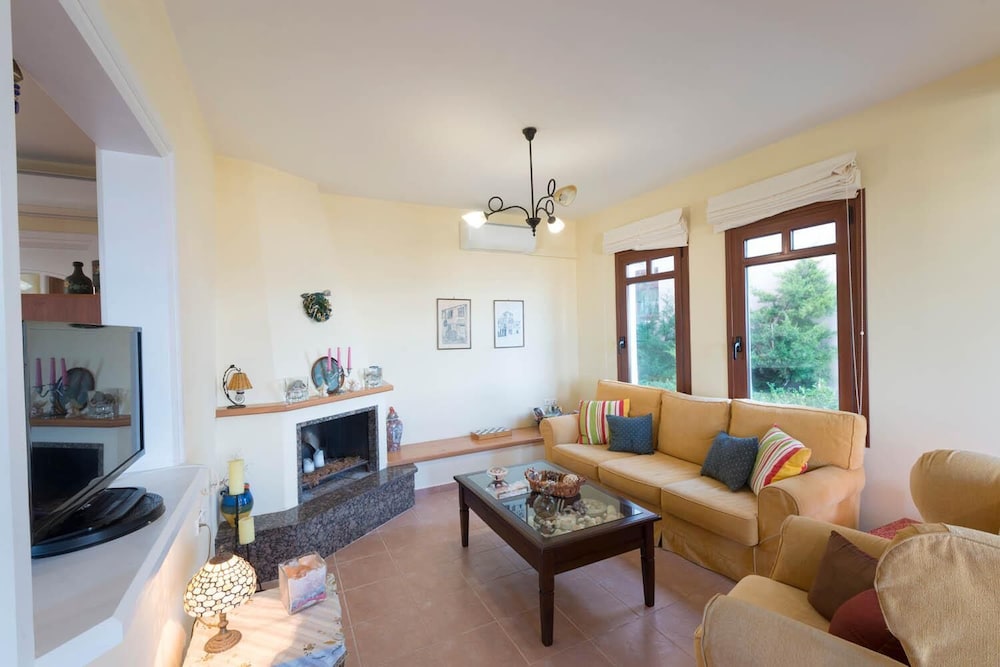 Ariadne Villa in Plaka