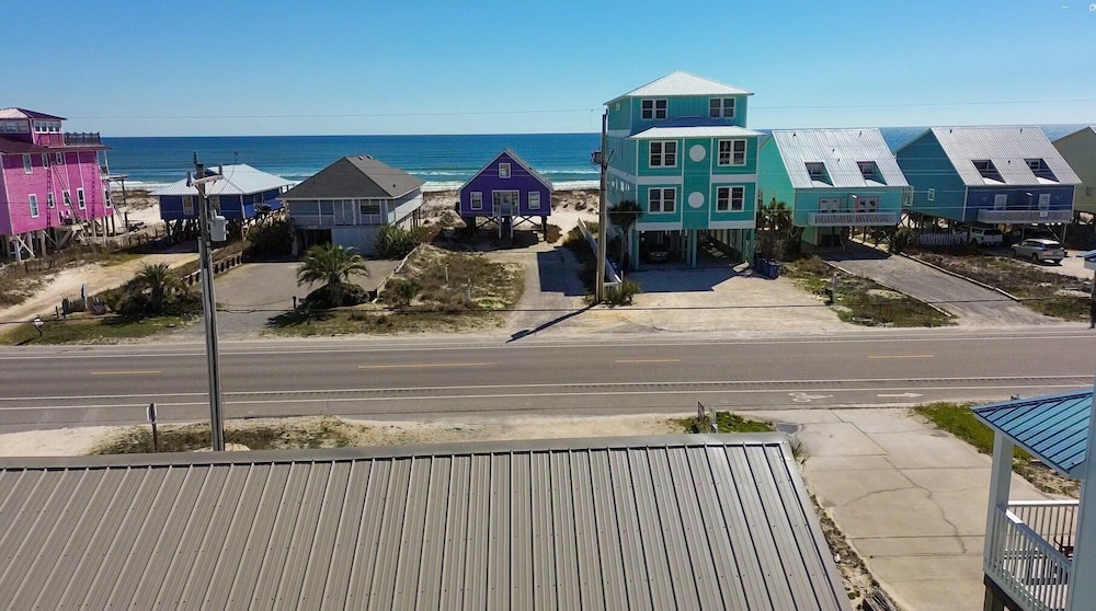 Charming 3br/2ba Boho Beach Cottage in Gulf Shores