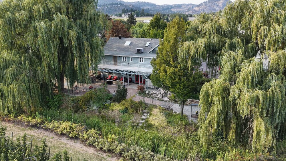Blackbird Glen Bed and Breakfast