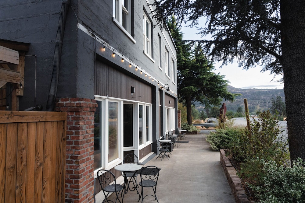 The Lyle Hotel
