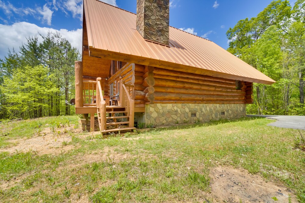 Gatlinburg Cabin w/ Mtn-view Deck ~ 11 Mi to Dtwn view 2