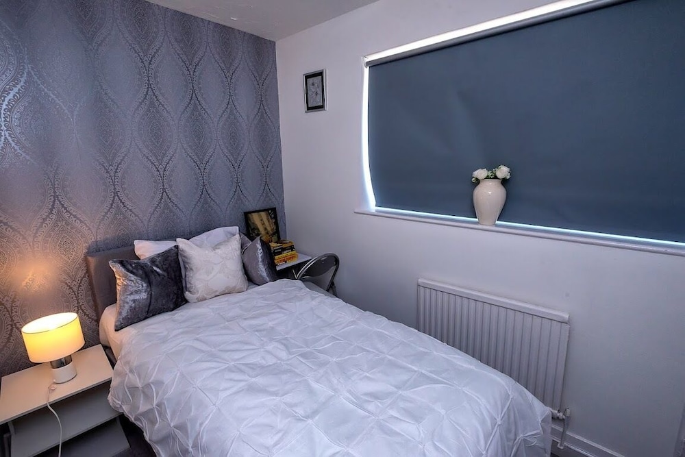 I Love London! A Stunning 2 Bed Home Sleeps 1-3!