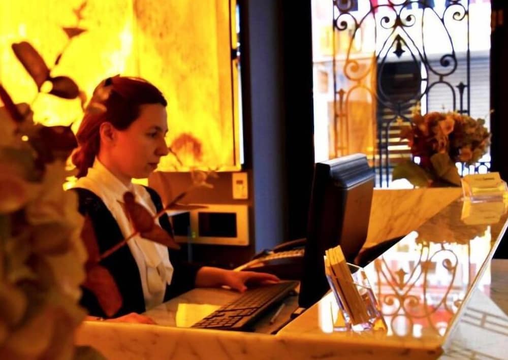 Genova Hotel - Image 9