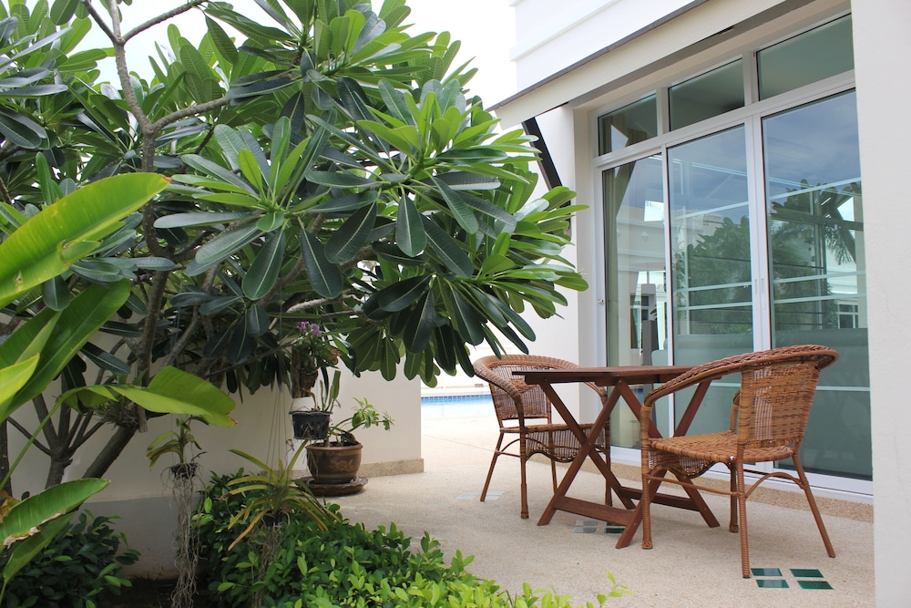 Talay Tara Resort
