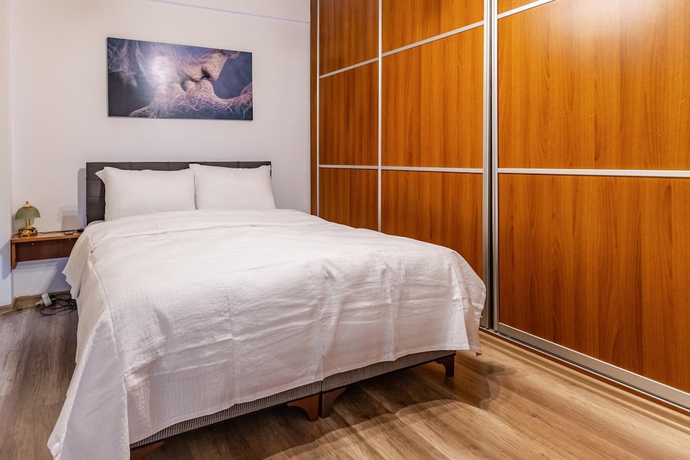 Exquisite Flat Near Moda Coast in Kadikoy