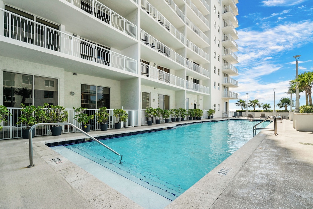 Brickell High-Floor Luxury Condo