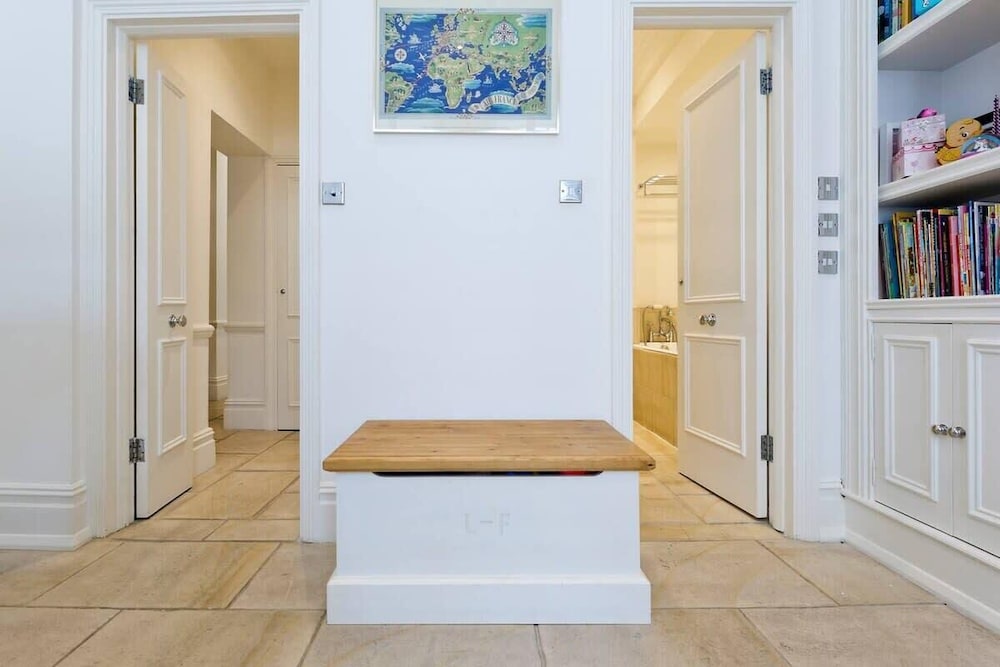 Cute 2-bed Chelsea Apartment