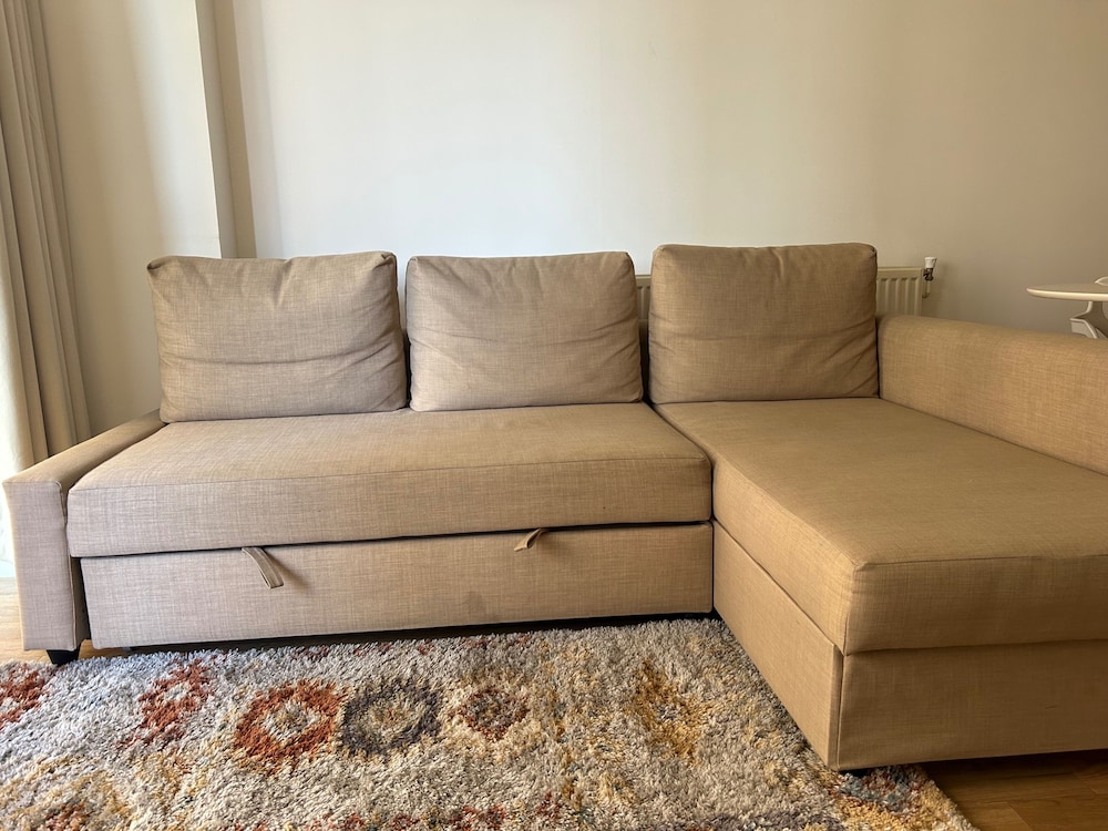 1-bed Apt, Sleeps 4, Central To Shops & Transport