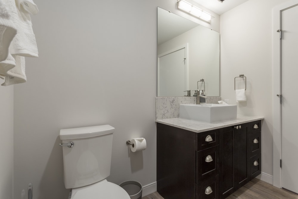 Domicile Suites at Cove