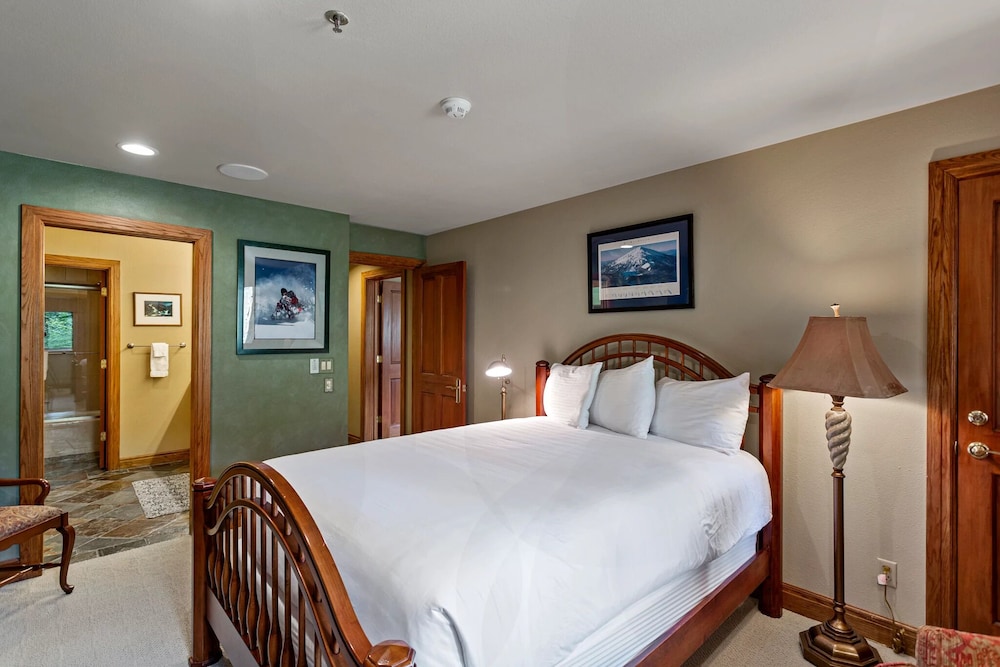 La Maconnerie at Deer Valley Resort - Four Bedroom Condo with Hot Tub #3 4 Condo