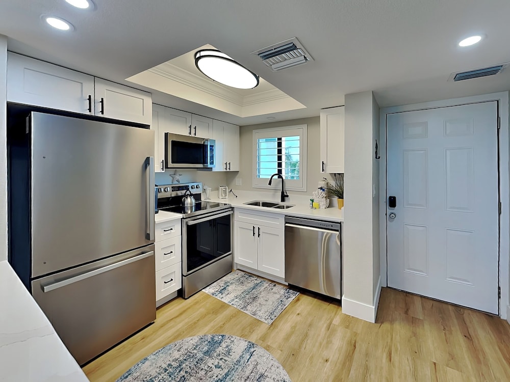 Seaside 3 by Distinctive Beach Rentals