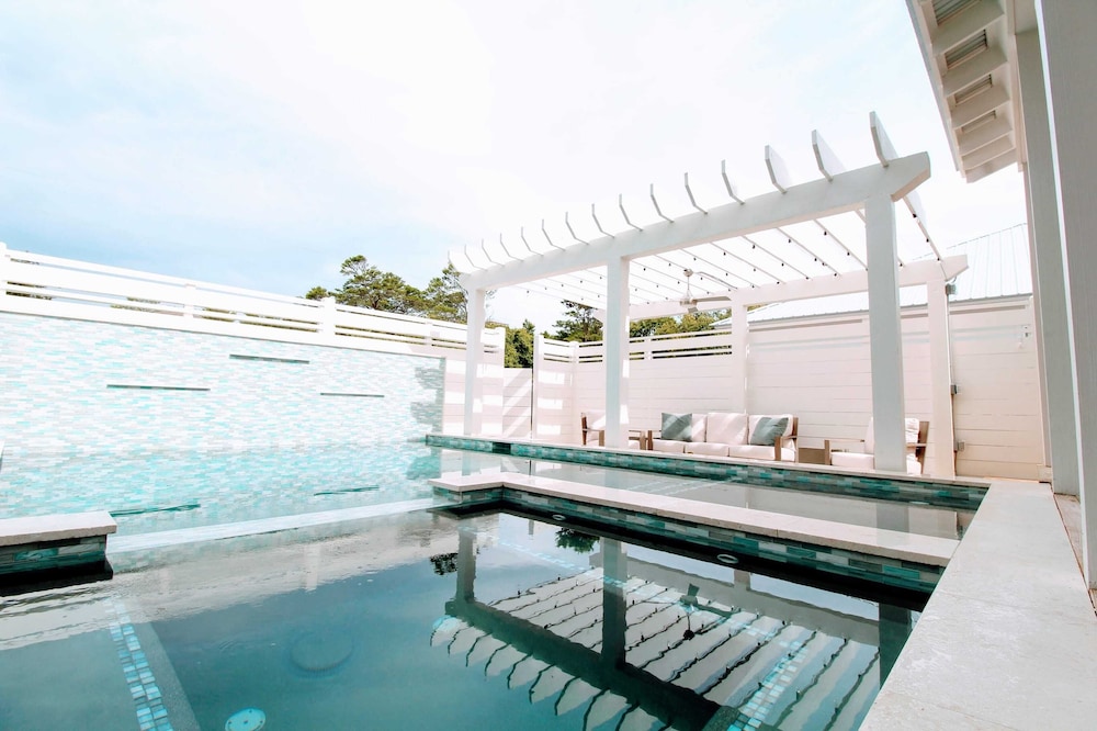 The Flying Pig by Avantstay Private Pool + EV Charger Blue Mountain Luxury
